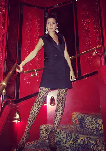 Giovanna Battaglia indossa i collant Emilio Cavallini